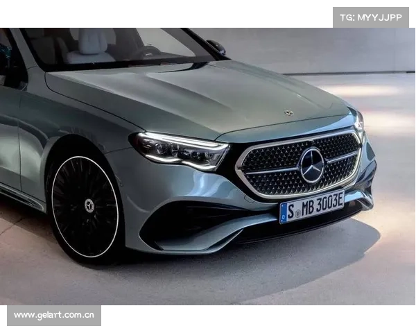 全新奔驰E级全球首发：轴距2961mm，科技感十足，尾灯褒贬不一